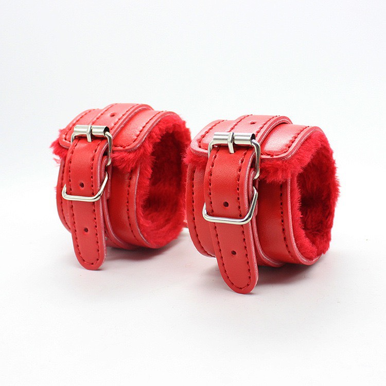 Bộ Bịt Mắt Cùng Vòng Và Roi